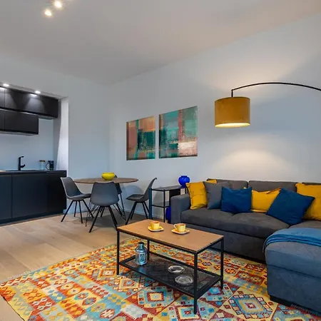 Close To Vatican - Ingresso